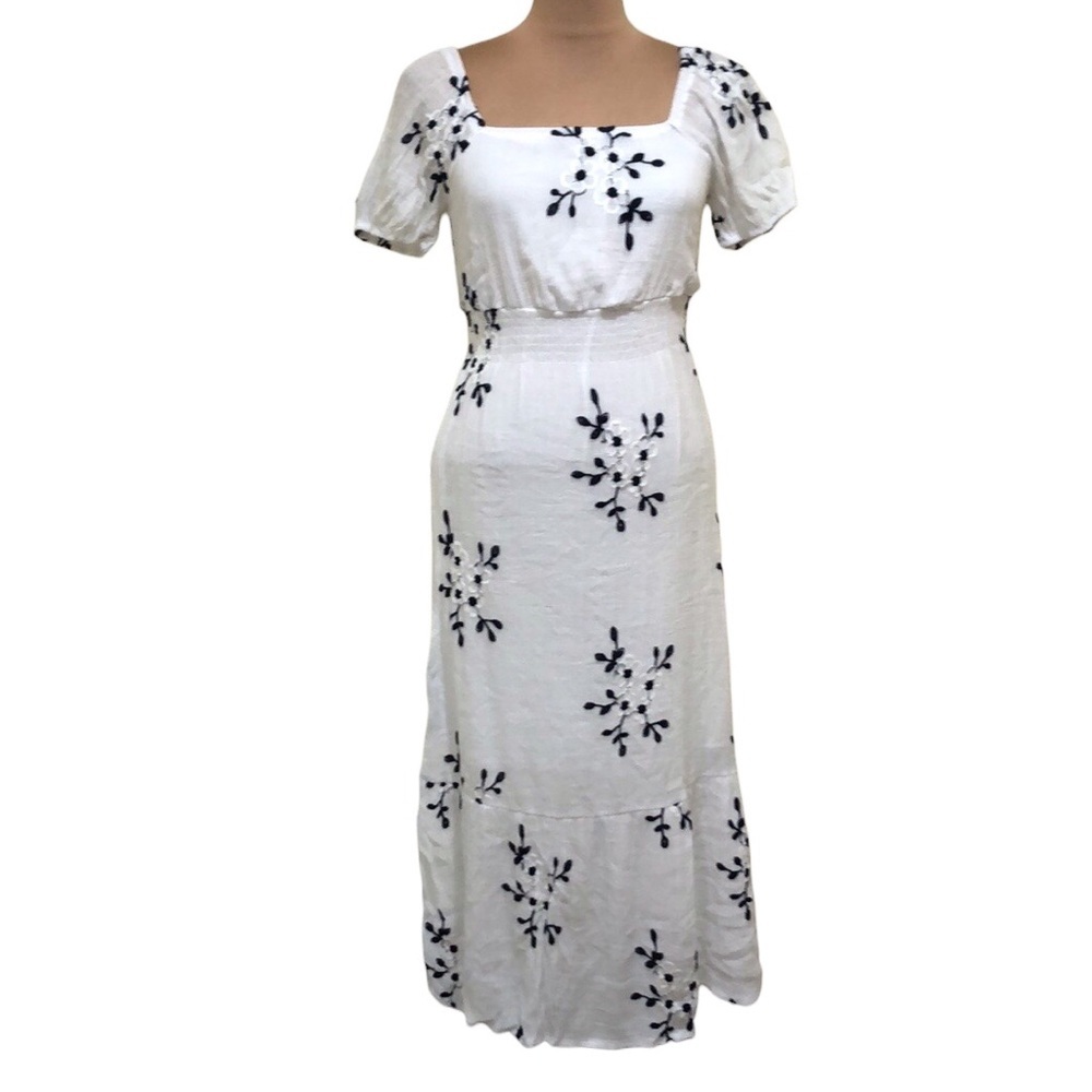 Francesca’s Collection Kindred Maxi Dress Size P Small White Floral Embroidery